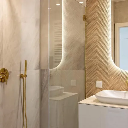 Hanza Tower Downtown 23 Pool & Jacussi *